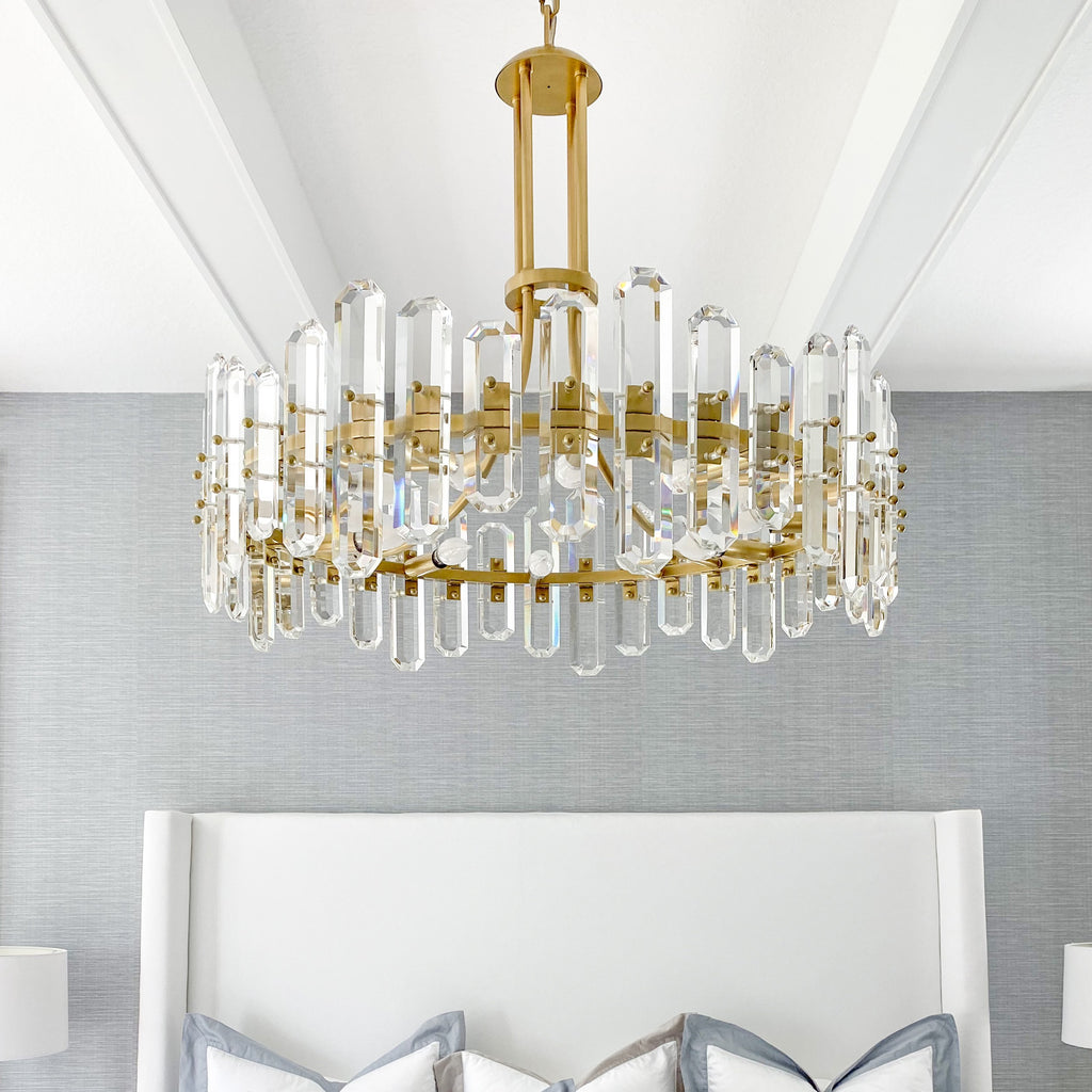 Crystorama Crystorama Bolton 12 Light Aged Brass Chandelier